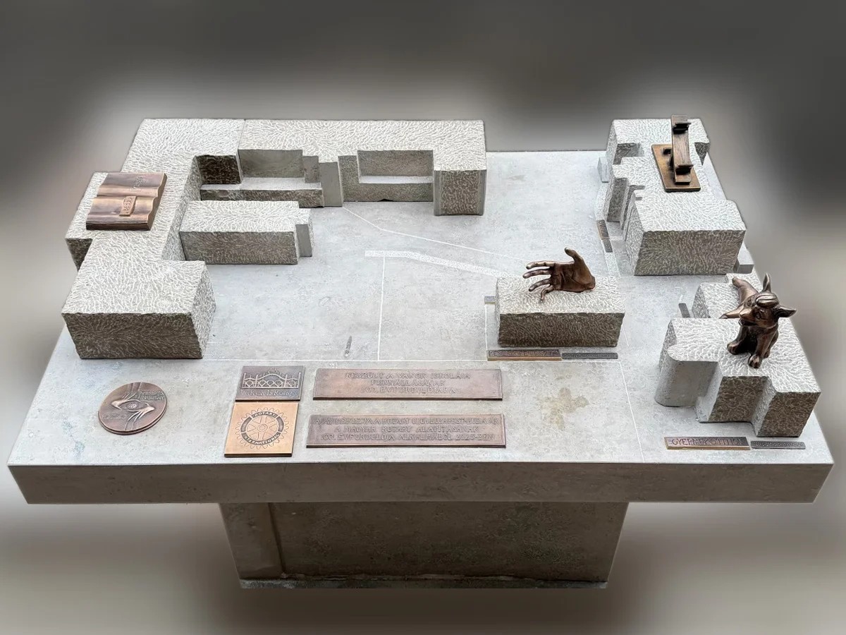 Átadásra került a Vakok Iskolájában az Orientációs Dombormű